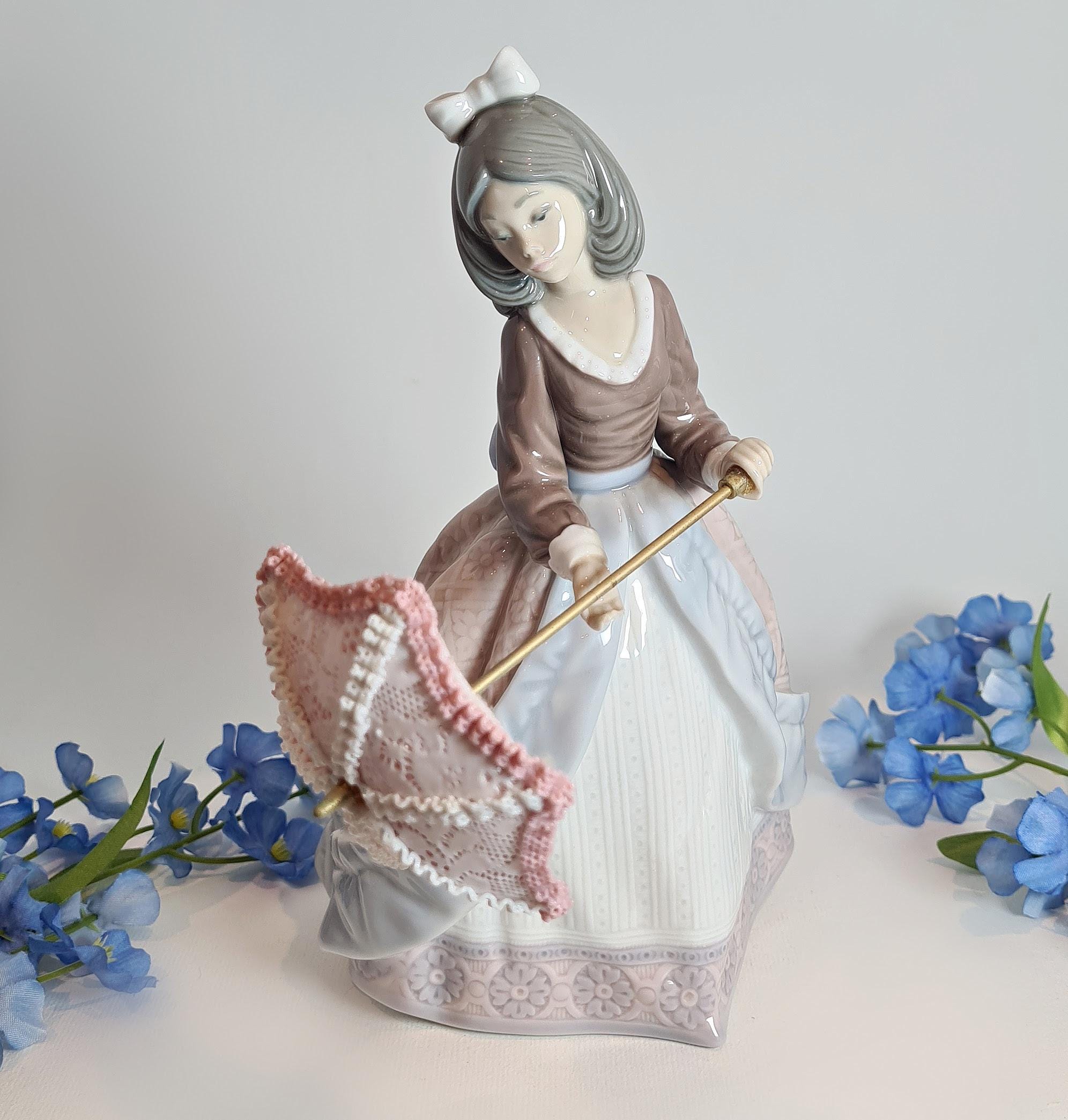 リヤドロ LLADRO 5210 パラソルの娘（12/13以降の発送） リヤドロ LLADRO 5210 パラソルの娘（12/13以降の発送）