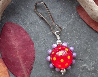 Bubble Flower in Red and Purple Zipper Pull - Zipper Pull Charm, Beaded Zipper Pull, Purse Zipper Pull, Zipper Pull Accessory, Handmade