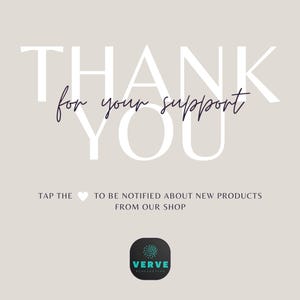 Pode incluir: Gr&aacute;fico bege com as palavras "THANK YOU" em letras brancas grandes e "for your support" em it&aacute;lico. O texto "TAP THE" e "TO BE NOTIFIED ABOUT NEW PRODUCTS FROM OUR SHOP" tamb&eacute;m est&atilde;o presentes. Um logotipo est&aacute; na parte inferior.