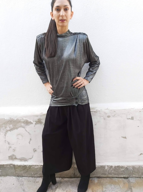 Grey metallic minimal 1980s blouse. Silver metalli