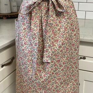 Pretty Calico Old Fashion Half Apron Pink Cream Gathering Prairie Harvest Apron