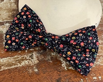 Vintage Maroon Floral Calico Fabric Dog Bow Tie You Pick Size Wedding Dog Bow Tie