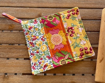 ON SALE Floral Pears Cherry Cottage Pot Holder Floral Fruit Hot Pad