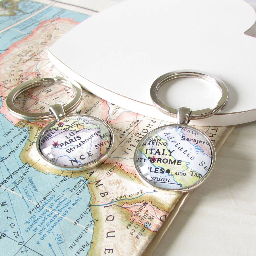 Porte-clés personnalisé location Circle Map Porte-clés de carte du monde,  porte-clés de voyage, voyageur, cadeau de palefrenier, porte-clés de carte  personnalisé, cadeaux pour lui -  France