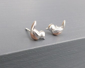 Puces d'oreilles Robin en argent et or rose - Cadeau pour elle, cadeau du souvenir, boucles d'oreilles délicates. Bijoux souvenir Robin, jolies boucles d'oreilles, cadeau