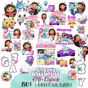 Pode incluir: Uma coleção de cliparts e arquivos SVG em camadas com o tema Gabby's Dollhouse. A imagem apresenta vários personagens, uma casa de bonecas e o texto "Gabby's Dollhouse 470+ Cliparts 180+ Layered SVG Bundle". A paleta de cores inclui rosa, roxo e azul.