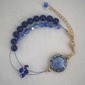Bracelet boulier pour tricoter et compter les rangs Bleu cobalt cloisonné Article n 1365 image 1
