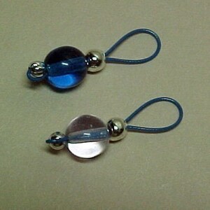 Capri Blue and Alexandrite Stitch Markers US 5 Item No. 517 image 2