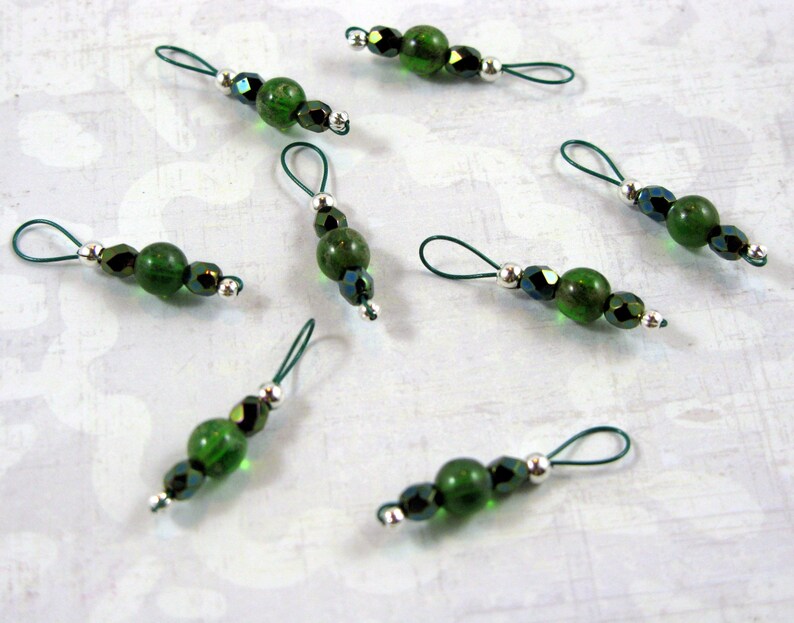 Green Czech and Metallic Beads On Forest Green Wire Stitch Markers US 5 Item No. 1067 image 2