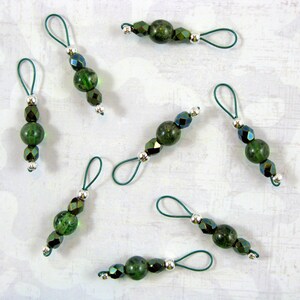 Green Czech and Metallic Beads On Forest Green Wire Stitch Markers US 5 Item No. 1067 image 1