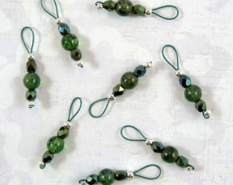 Green Czech and Metallic Beads On Forest Green Wire Stitch Markers - US 5 - Item No. 1067