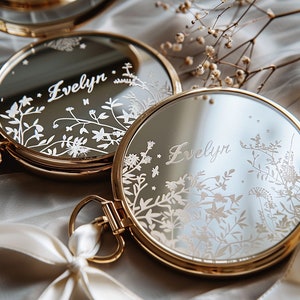 Miroir compact, Miroir de poche personnalisé, Cadeaux personnalisés pour meilleure amie, Miroir de maquillage de poche, Cadeaux d'anniversaire, Cadeaux pour femme, Miroir avec prénom image 1