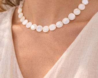 Vintage Mother of Pearl Necklace Choker Iridescent Shell Beaded Necklace Coastal Beach Jewelry 80s 90s Summer Jewelry Gift for Her