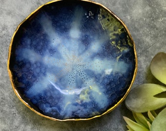 Blue black porcelain ramen bowl, ceramic bowl, boho kitchenware, decorative bowl, shellieartist, hand built, stamped pattern, gold luster