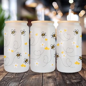 Buzzy Bee Glass Can (16OZ), Bee Beer Can Glass, Daisy and Nature Cup