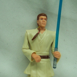 Vintage 1999 Star Wars Episode 1 The Phantom Menace OBI-WAN KENOBI Jedi Duel Action Figure Toy Complete With Lightsaber 1990&#39;s