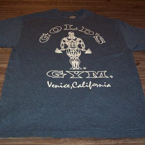 Vintage GOLD&#39;S GYM Venice California T-shirt LARGE Mens Blue Golds Workout