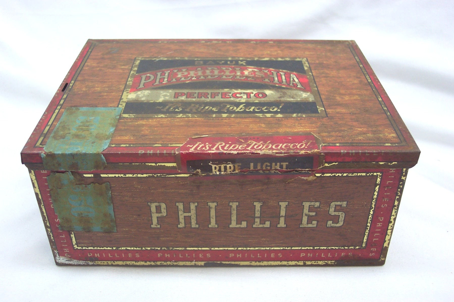 Vintage BAYUK PHILLIES PHILADELPHIA Perfecto Tabacco Metal Tin Cigar Box