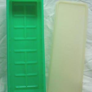 Vintage Tupperware Plastic Jadeite Green Celery Vegetable Keeper Crisper w/ Lid 892-6