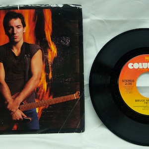 Vintage 1985 Vintage BRUCE SPRINGSTEEN I&#39;m On Fire/ Johnny Bye Bye 7” with picture sleeve 45 Vinyl Record Jukebox 80&#39;s