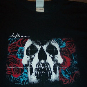 Vintage DEFTONES Skull Roses Self Titled Album T-Shirt Band MENS XL New
