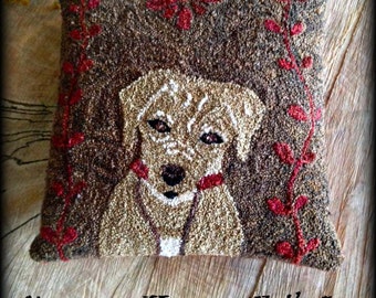 Gelber Labrador Retriever Punch Needle Embroidery Pillow PDF Muster von Doreen Frost