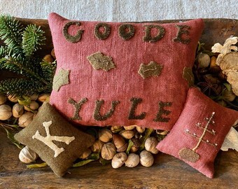 Goode Yule Linen and Wool, Yuletide Christmas pillow set ~ Wool applique pdf pattern