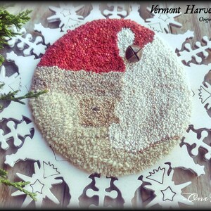 Una notte d&#39;inverno. #2 Nella mia serie di decorazioni per l&#39;albero di Natale a forma di fiocco di neve, modello PDF Punch Needle di Doreen Frost
