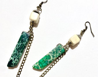 Boucles d'oreilles turquoise verte et pierre blanche | Franges turquoise avec chaîne | Pendentif long turquoise | Boucles d'oreilles faites main