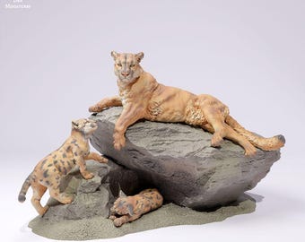 Mountain Lions on a Rock - UNPAINTED - Animal Den Miniatures