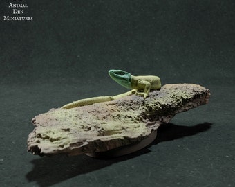 Lizard on a Rock - UNPAINTED - Animal Den Miniatures