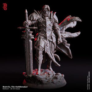 Puede incluir: Una detallada figura de Bonvric, The Oathbreaker, un guerrero con una armadura ornamentada, sosteniendo una gran espada. La figura está sobre una base rocosa. La escultura tiene una base mediana de 25 mm. El color es gris apagado con sombras oscuras.