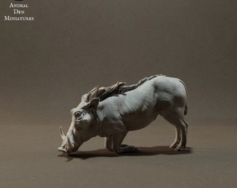 Warthog kneeling - UNPAINTED - Animal Den Miniatures