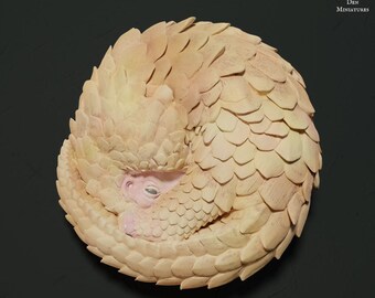 Sunda Pangolin Curled Up - Animal Den Miniatures