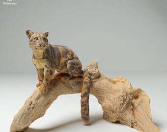 Clouded Leopard on a Tree - UNPAINTED - Animal Den Miniatures