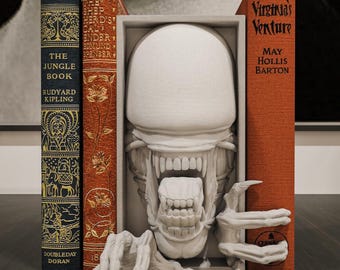 Xenomorph Inspired Fan Art Mini Book Nook - UNPAINTED - Treddigineer