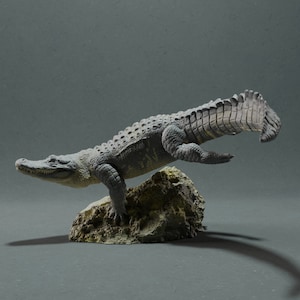 Alligator Swimming - UNPAINTED - Animal Den Miniatures