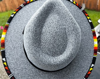 Fedora en perles