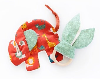 Spielzeug Geschenkset  Geburt aus bio zertifizierten Stoffen  Plüschtier - Knister Elefant 1 Ohr - wilde Tiere rost Hasenohren grün Punkte
