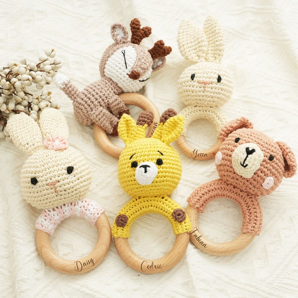 Jouet personnalisé pour baby shower, hochet en bois, jouet montessori, hochet animal au crochet, hochet bébé personnalisé, hochet bébé, cadeau bébé, hochet au crochet