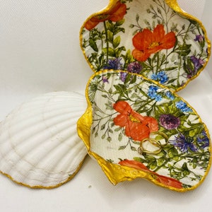 Poppy design Decoupage and painted Scallop shells image 1