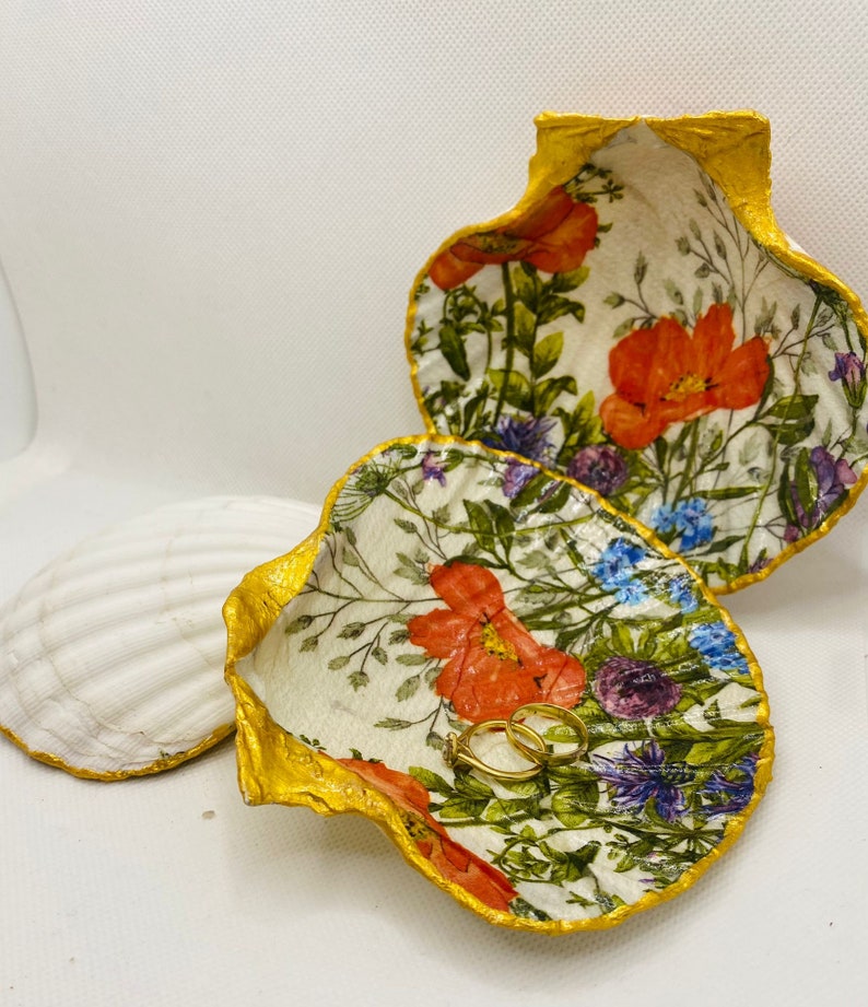 Poppy design Decoupage and painted Scallop shells image 2