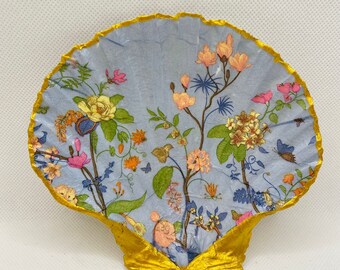 Spring flower design - decoupage and painted scallop shell