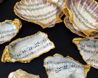 Music note design - Decoupage and painted Oyster shells