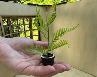 Miniature Exotic Potted Plant | Dollhouse & Diorama Decor 1:6 1\12