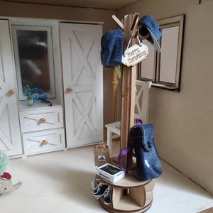Miniatur Puppen Kleiderständer mit Drehbarem Schuh Organizer | 1:6, 1\12 Maßstab | Puppenstube Kleiderschrank Möbel