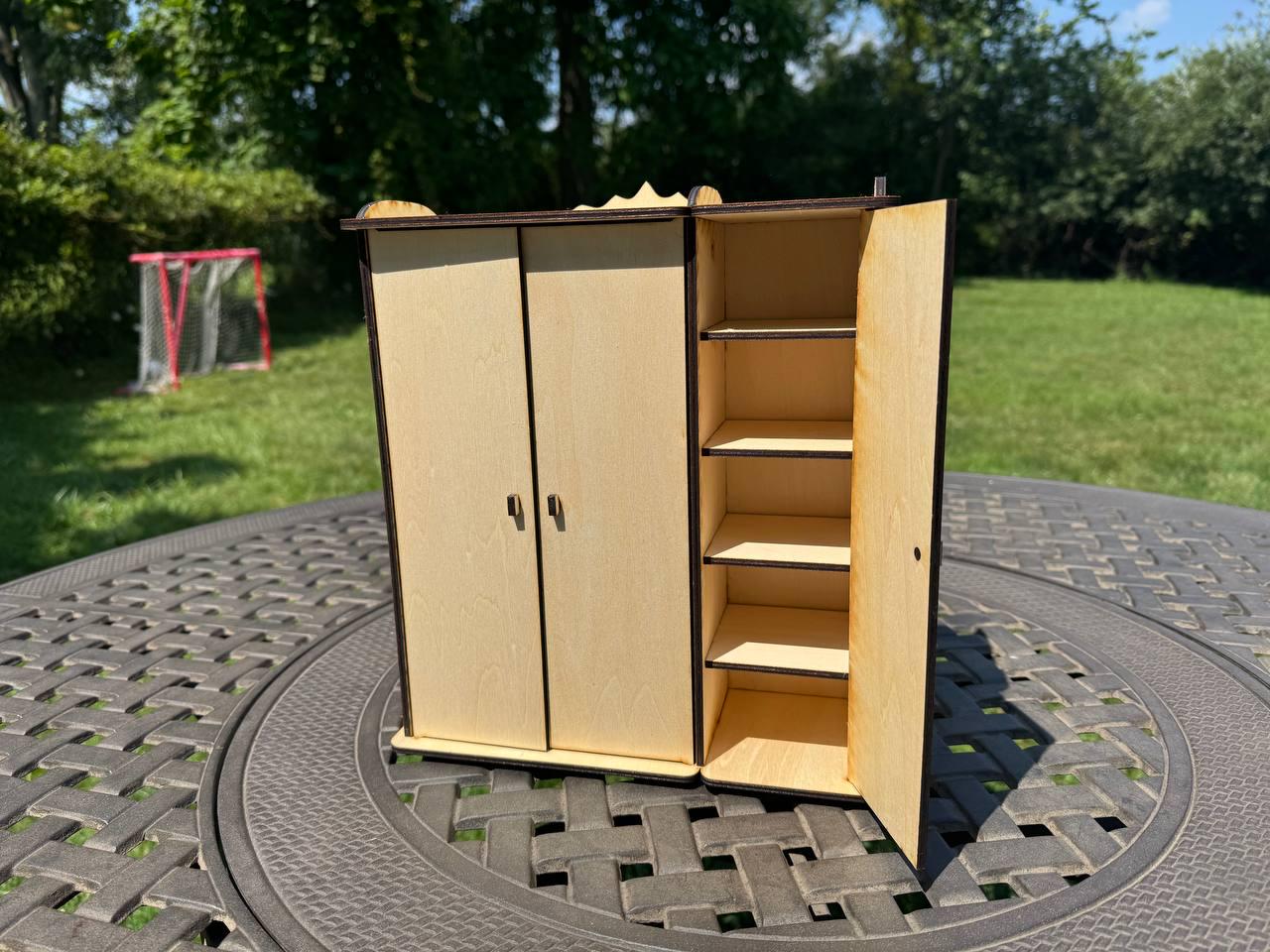 Miniatur Kleiderschrank 1:6 & 1\12 Puppenhaus Möbel - Zusammengebaut oder Selbstbau