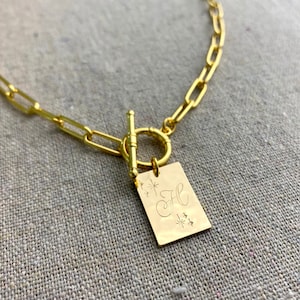Chunky Paperclip Choker • Front Clasp Necklace • Drawn Chain Toggle Necklace • 14k Gold Plated • Initial Hammered Pendant • Twinkling Stars