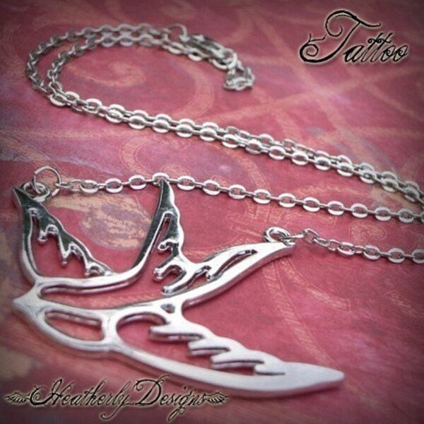 TATTOO Swallow Silhouette Necklace (silver)