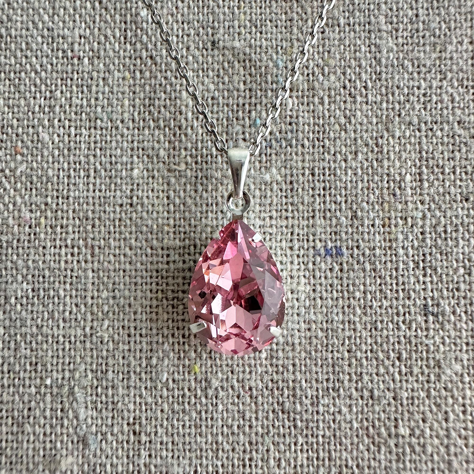 【新品未使用】SWAROVSKI iPhone14pro (ピンク系)お値引き❌ Swarovski Crystal Pendant Necklace | 14x10mm Light Rose Pear